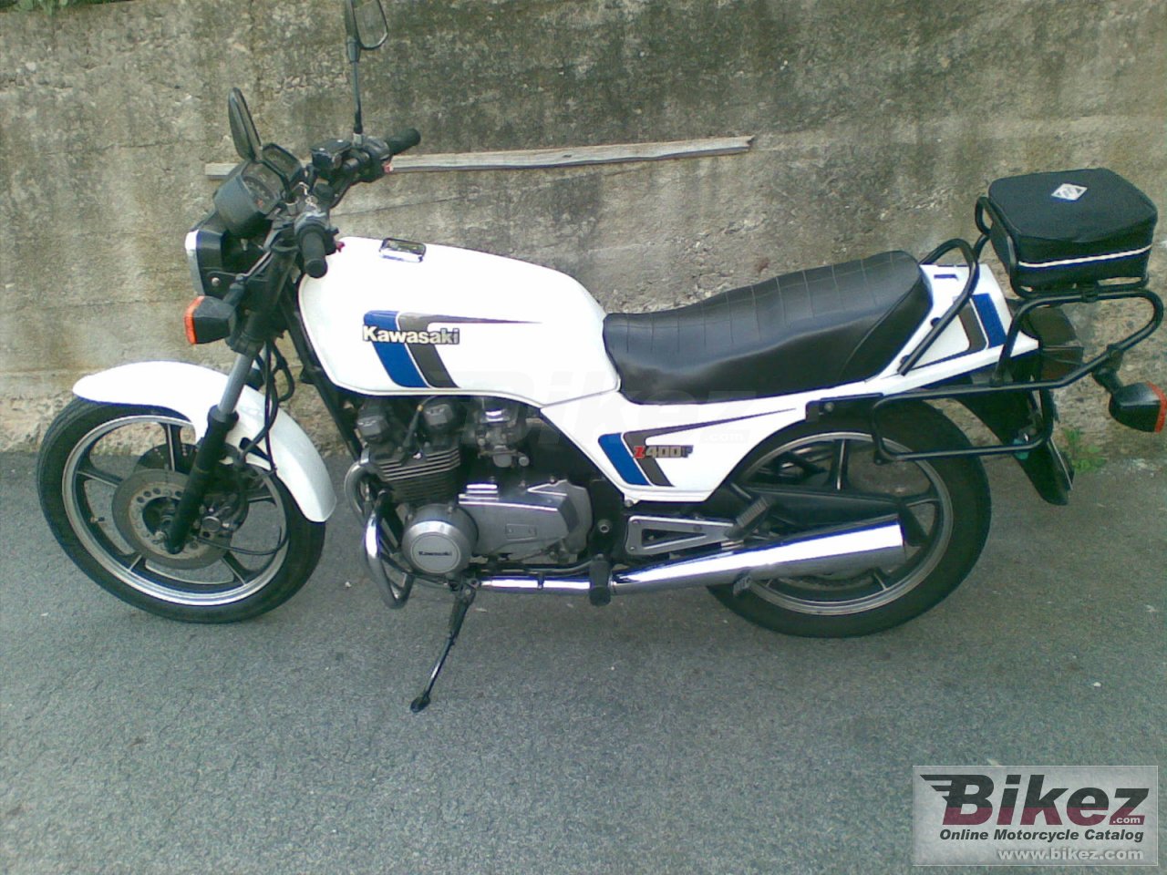 Big Modell schon mit GPZ-Optik z 400 f picture and wallpaper from Bikez.com
